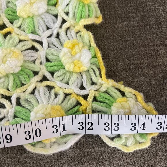 Handmade Small Quilted Daisy Afghan Blanket Throw Crochet Square Green Yellow - Picture 4 of 4